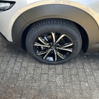 schwarze Homurafelge mit Eigenkreation Wrapfolien-Streifen